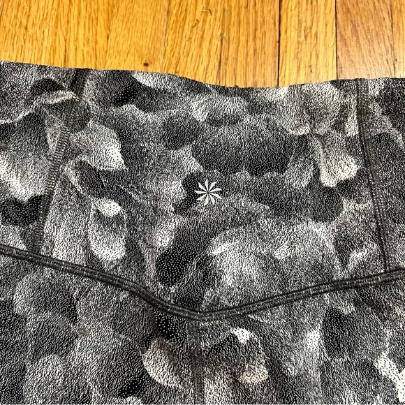 Athleta Small Elation Textured Tight 2021 Chakra Floral Black Seasalt #985195 - Picture 3 of 10